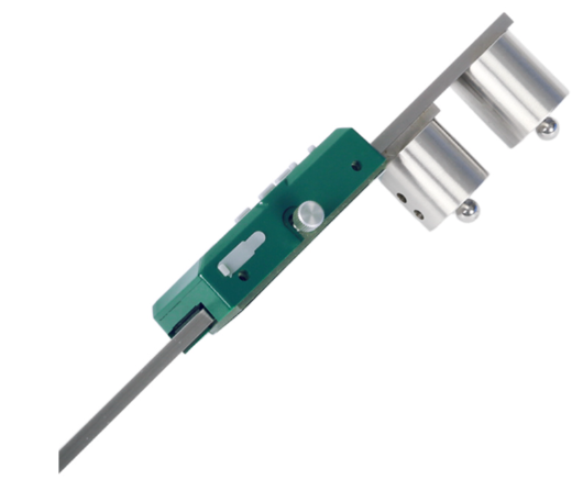 DIGITAL CALIPER WITH INTERCHANGEABLE BALL TIP